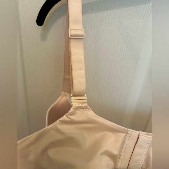 Victoria's Secret Soft Beige Lingerie - Picture 5 of 7